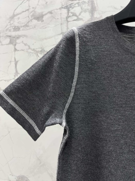 T-shirt women's фото 3