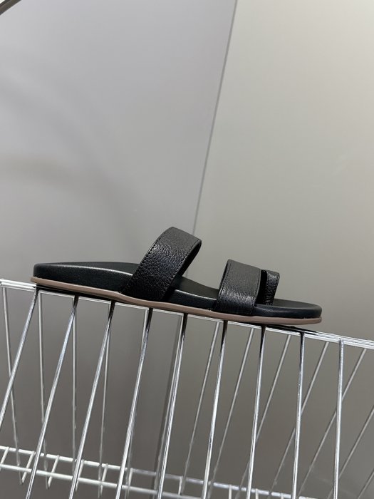 Шлепанцы фото 5