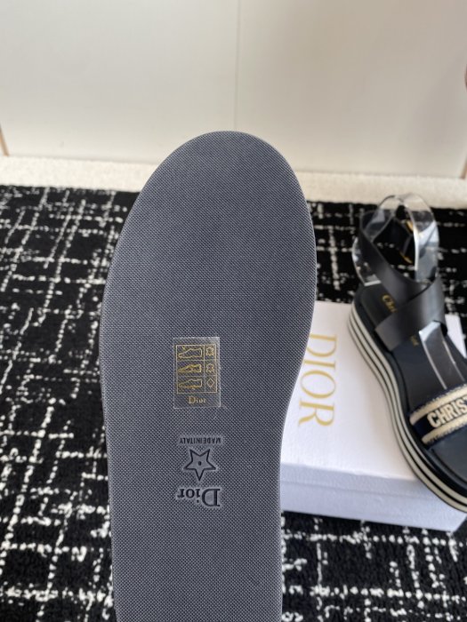 Босоножки фото 9