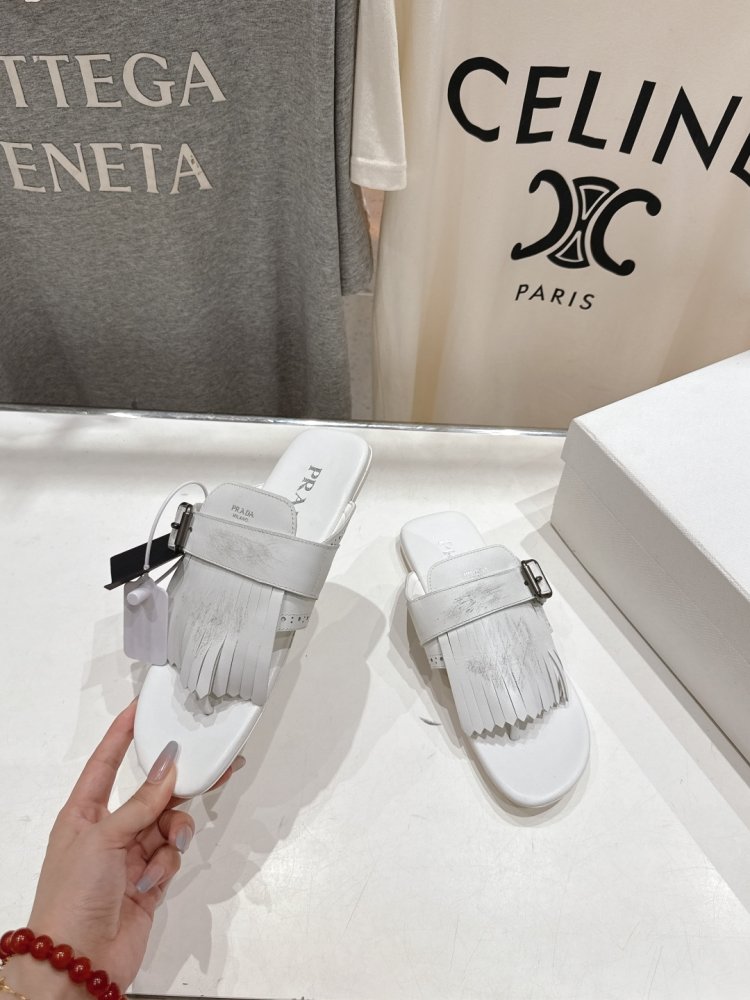 Шлепанцы женские фото 4