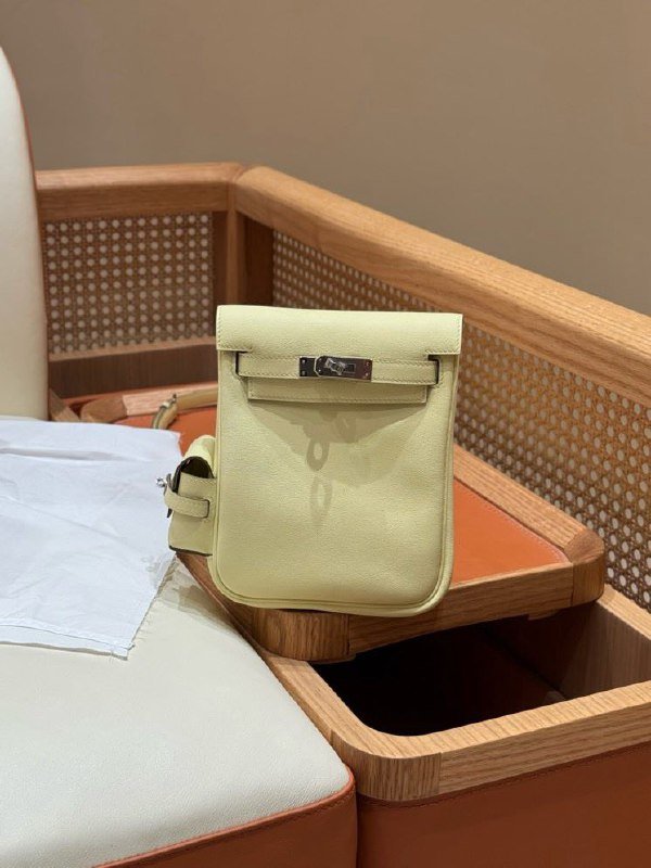 Рюкзак Kelly Jump из кожи Swift