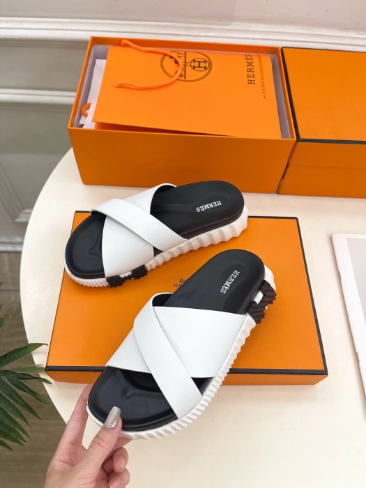 Шлепанцы женские фото 4