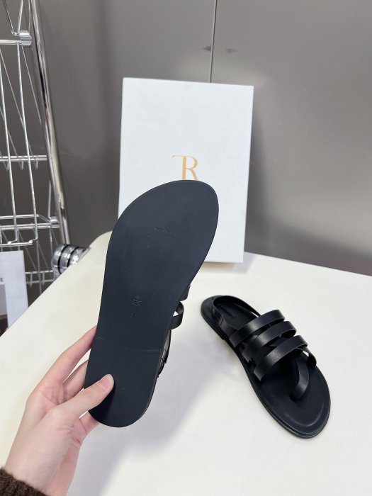 Шлепанцы фото 9