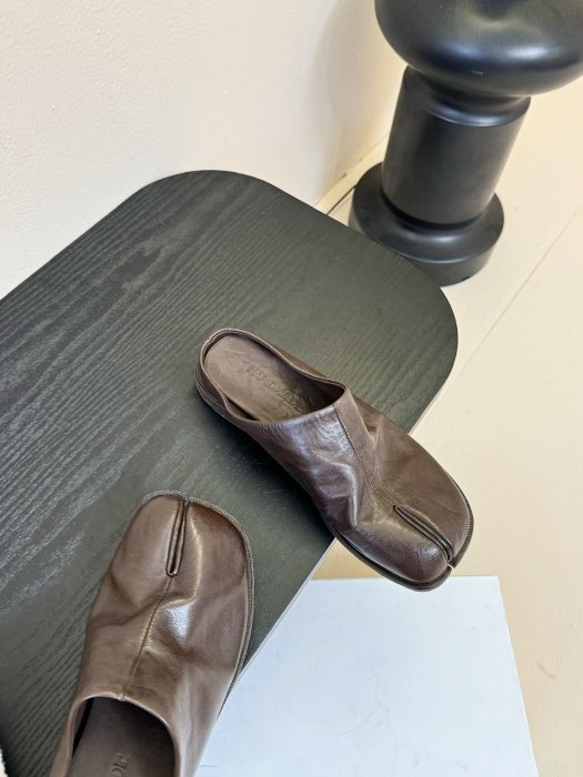 Мюли с раздвоенным носком фото 4