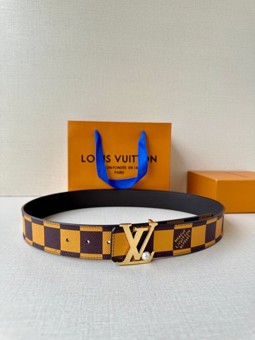 Belt leather male LV Initiales 4 cm