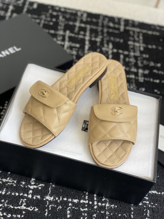 Шлепанцы женские фото 5