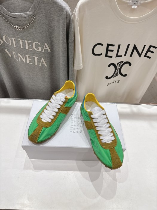 Кросівки фото 2