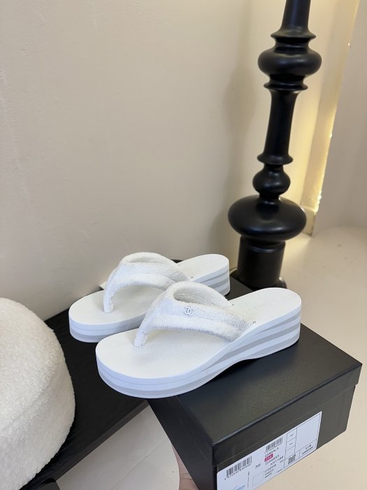 Шлепанцы фото 5