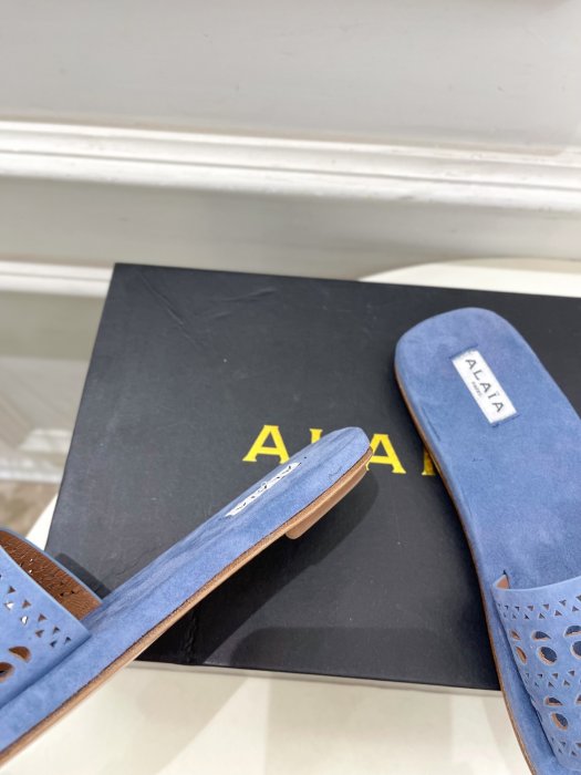 Шлепанцы женские фото 8