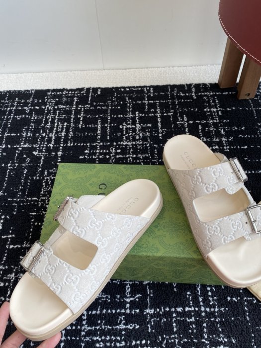 Шлепанцы фото 7