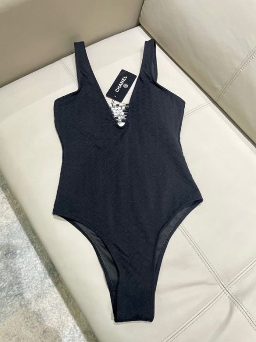Swimsuit фото 3