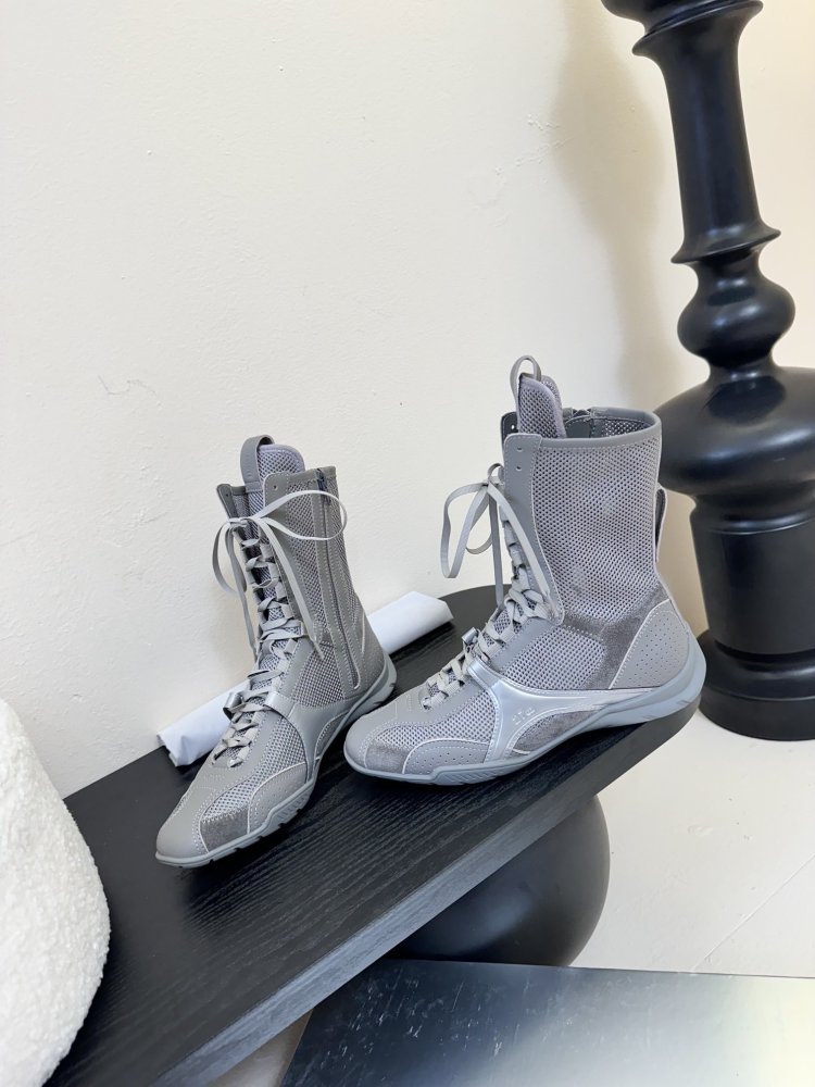 Boots women's фото 3