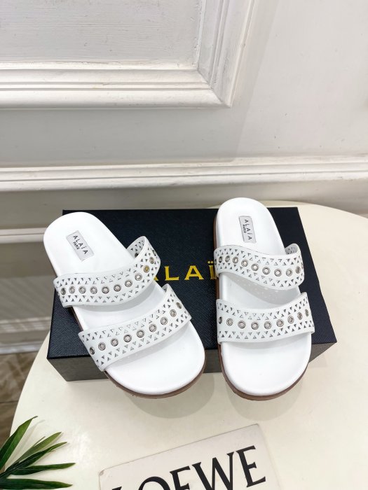 Шлепанцы женские фото 2