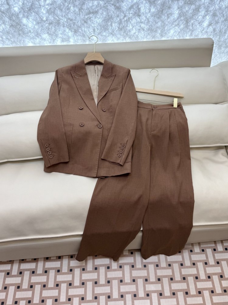 Костюм женский фото 3