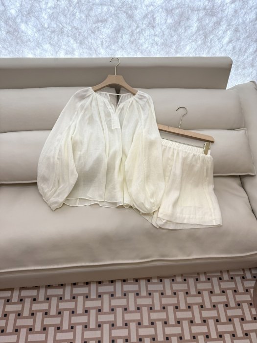 Костюм жіночий фото 3