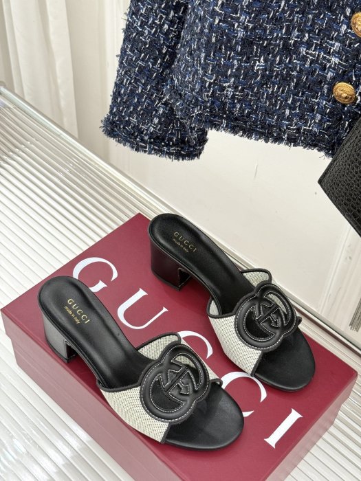 Босоножки фото 3