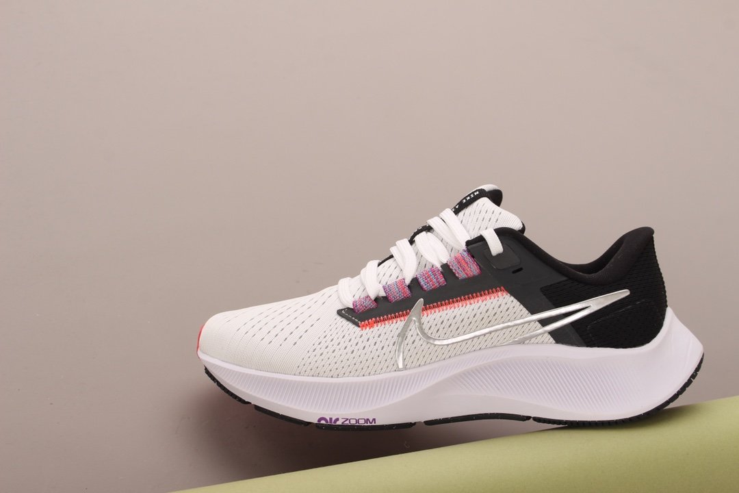 Sneakers Nike Air Zoom Pegasus 38 White Black Flash Crimson CW7358-101 фото 3