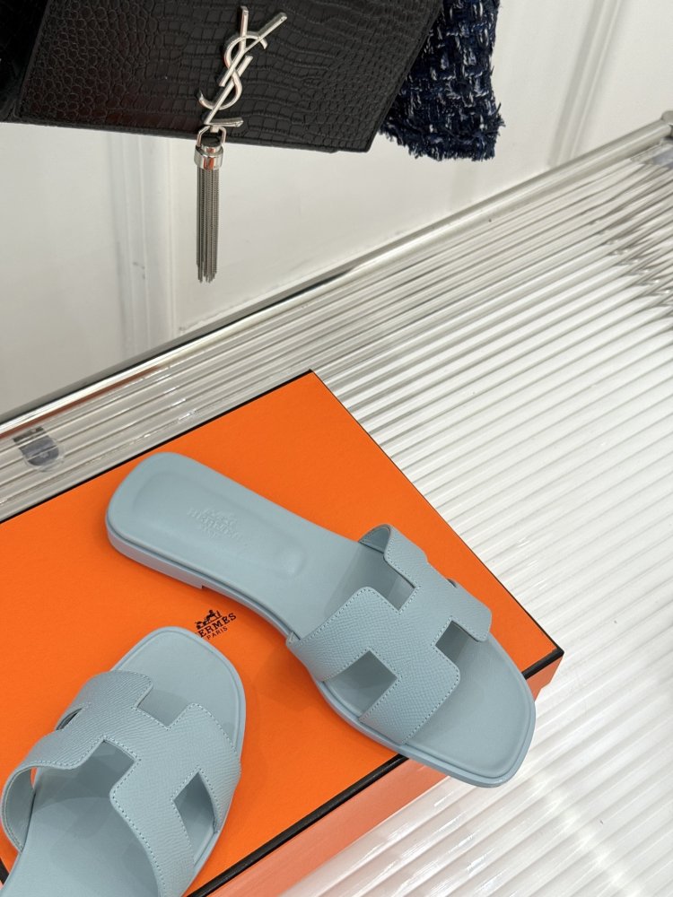 Шлепанцы женские фото 5