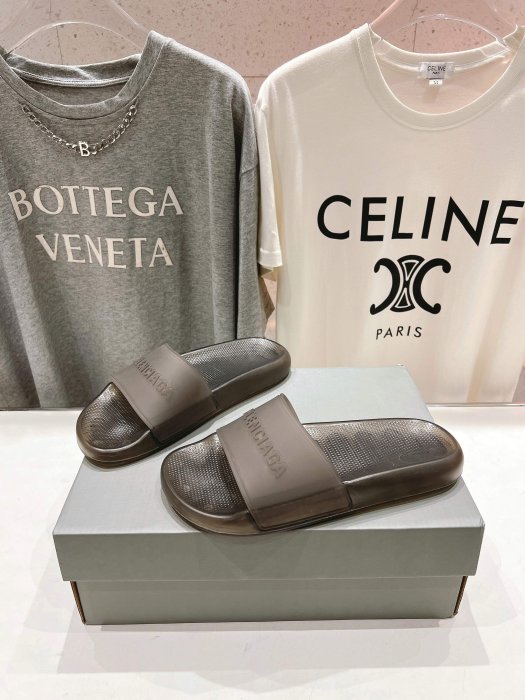 Шлепанцы фото 4