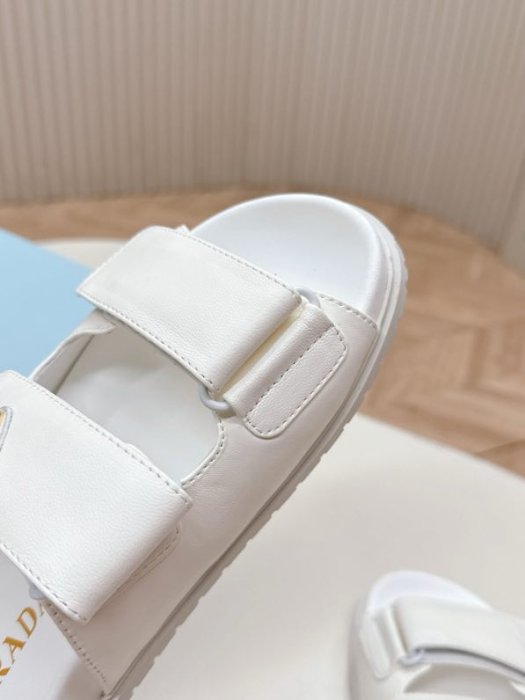 Шлепанцы женские фото 8