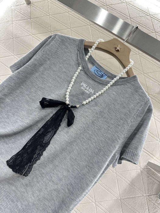 T-shirt women's фото 7