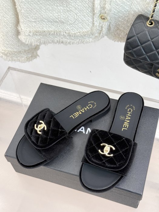 Шлепанцы фото 2