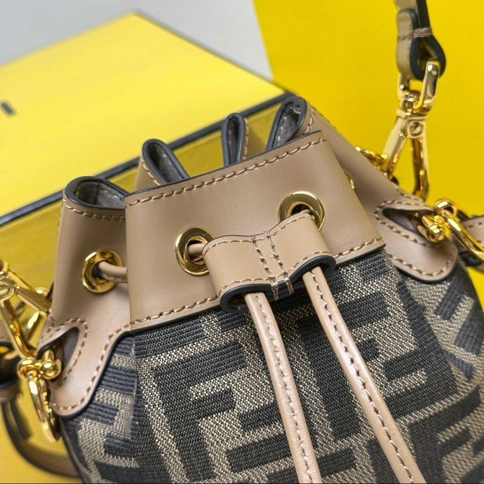 A bag women's Fendi Mon Tresor mini 18 cm фото 6