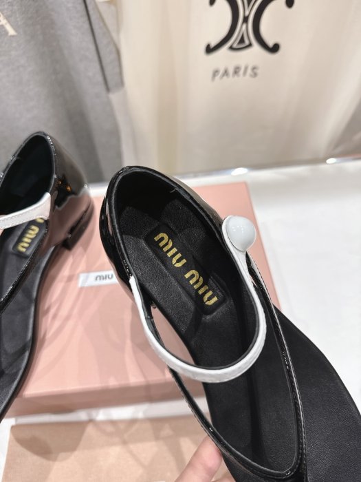 Босоножки фото 6