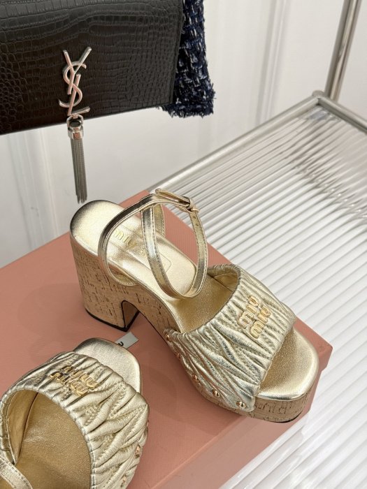 Босоножки фото 5