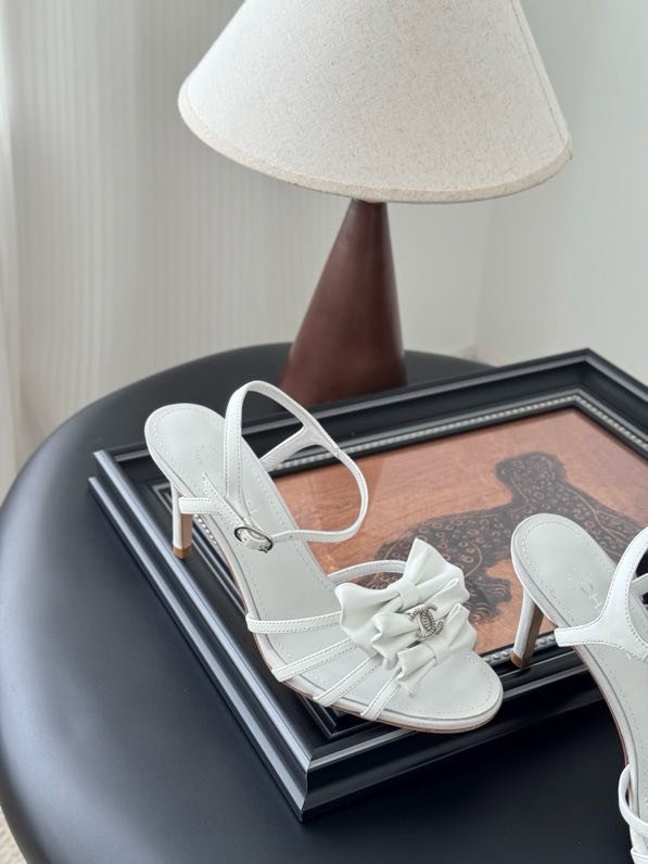 Босоножки фото 6