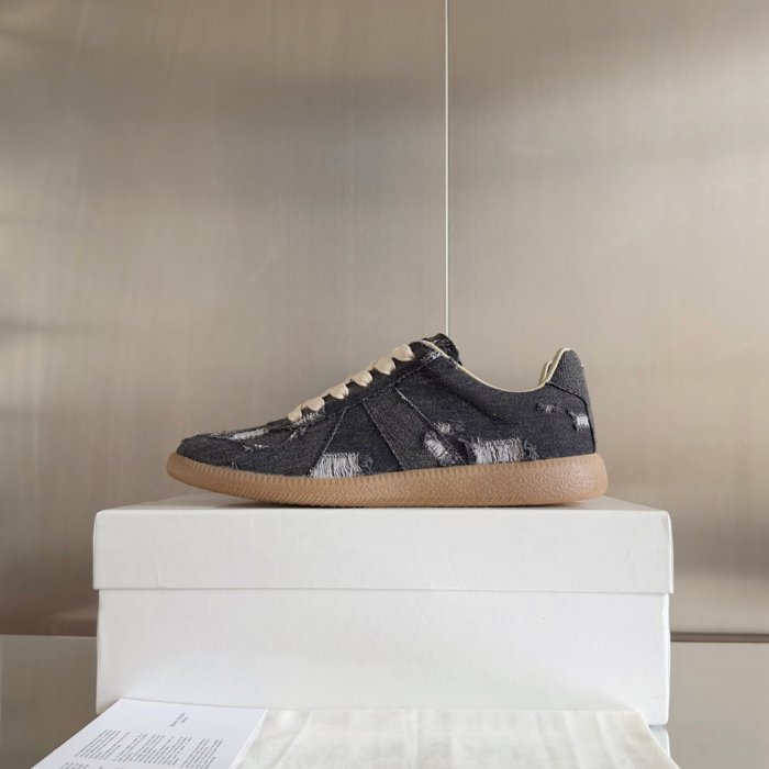 Кросівки фото 5