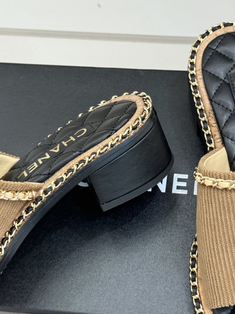 Шльопанці жіночі фото 6