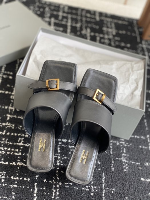 Босоножки фото 4