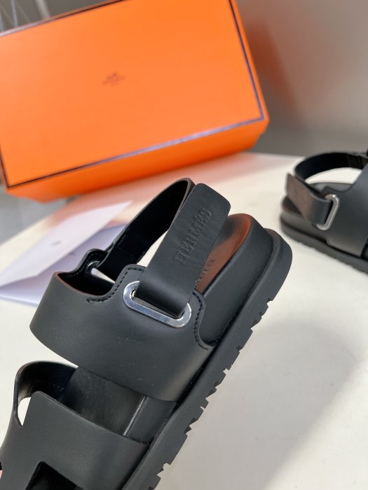 Сандалі жіночі фото 7