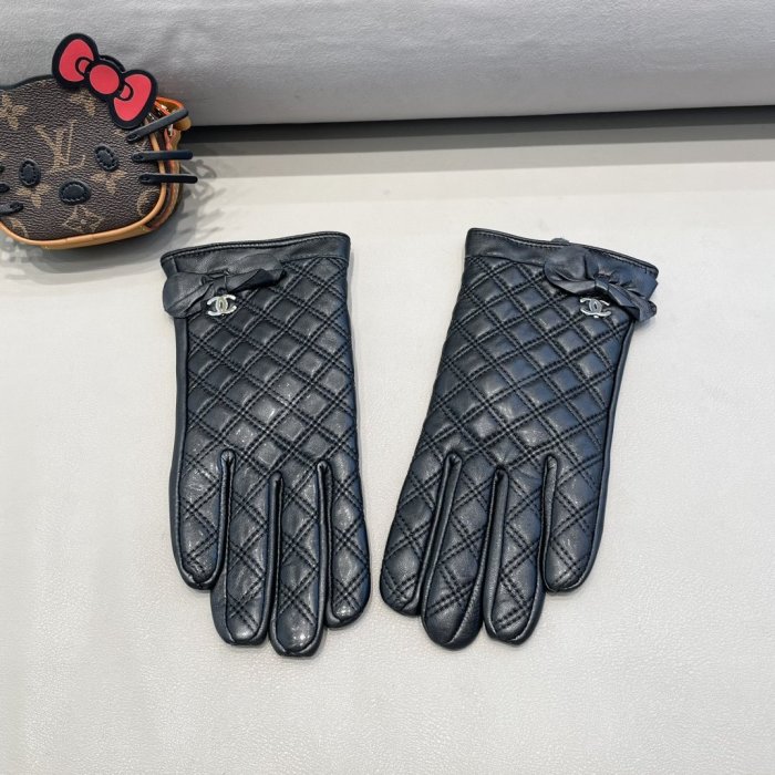 Gloves women's