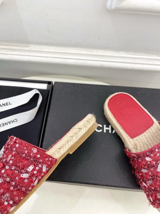 Шлепанцы женские фото 8