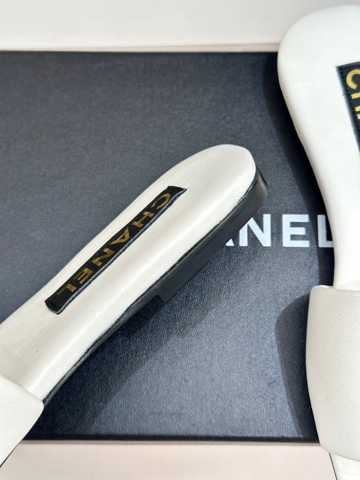 Шлепанцы фото 8