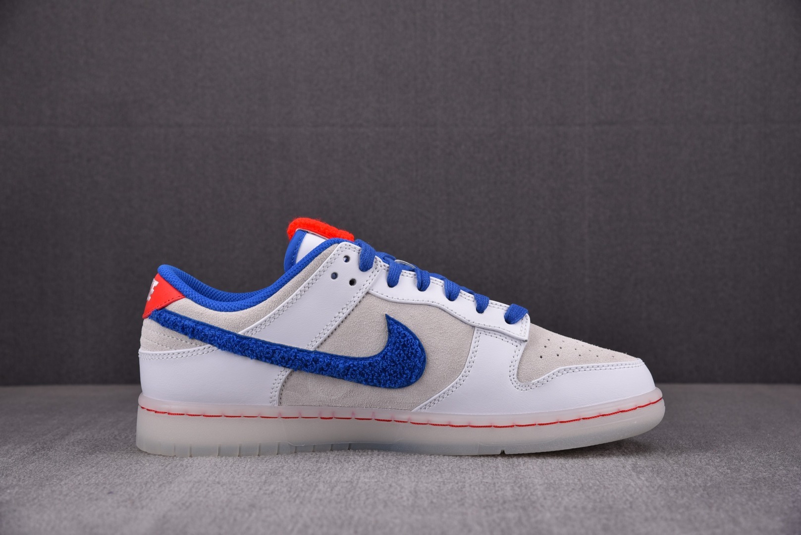 Кроссовки Dunk Low Retro PRM Year of the Rabbit White FD4203-161 фото 2