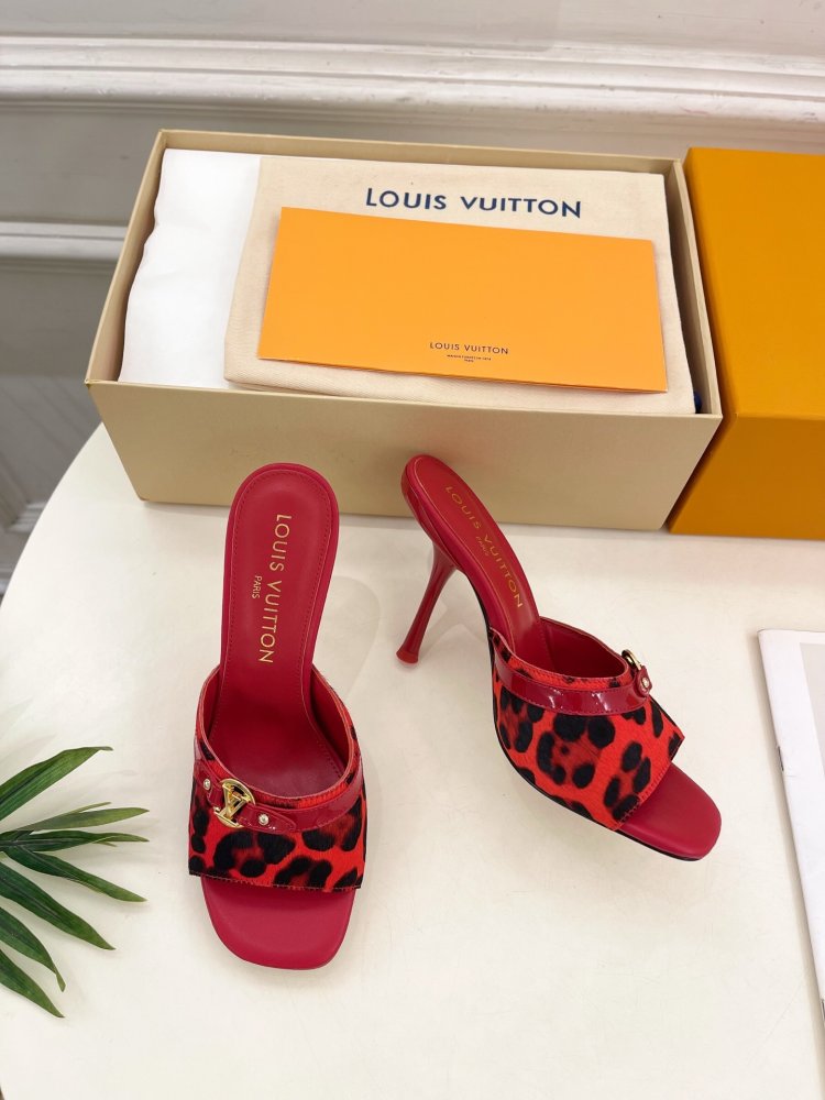 Босоножки фото 5