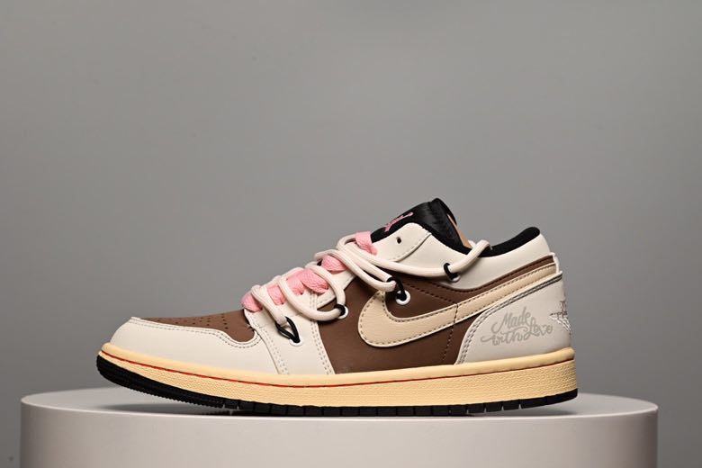 Кросівки Air Jordan 1 Low фото 7