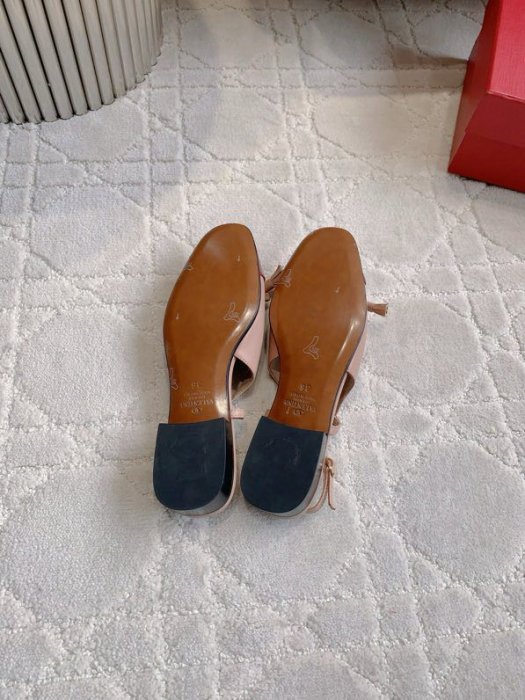 Sandals фото 6