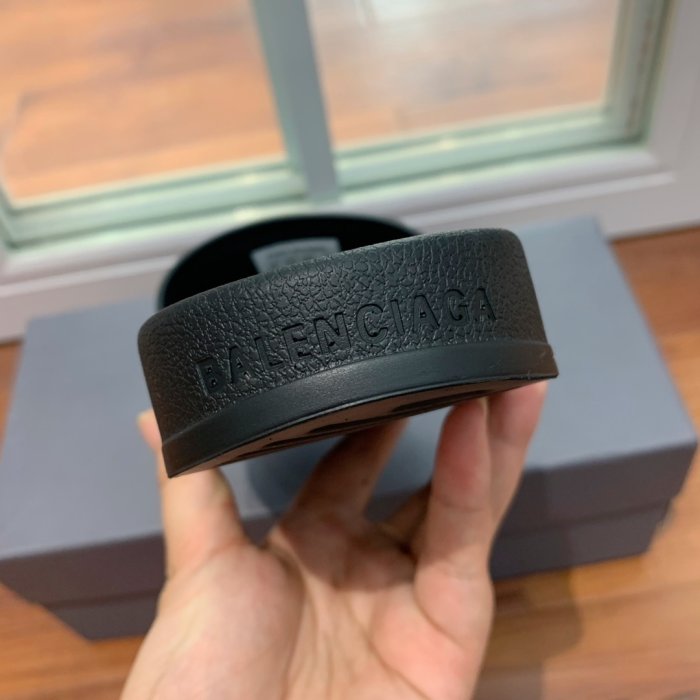 Шлепанцы фото 7