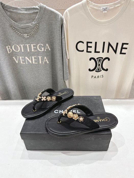 Шлепанцы фото 3