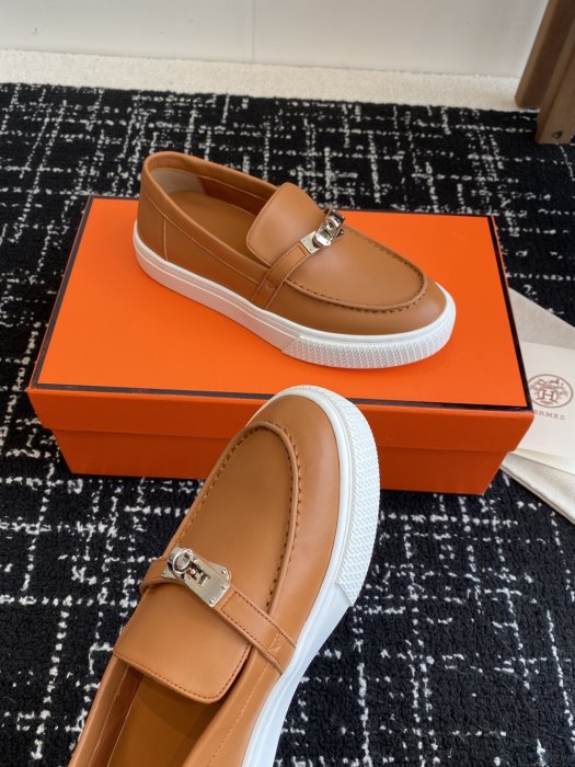 Лоферы кожаные женские фото 6