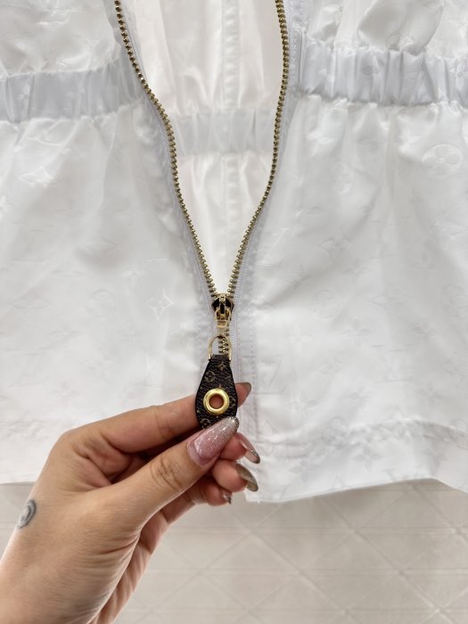 Вітровка жіноча фото 8