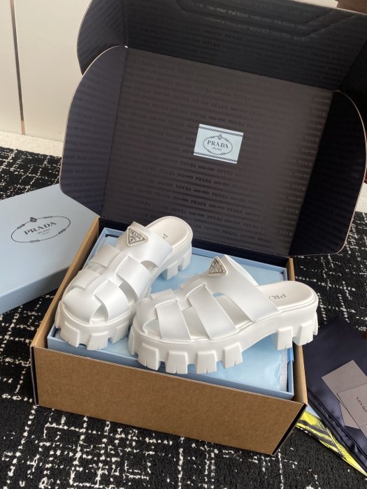 Босоножки фото 3