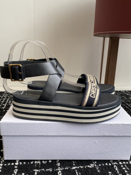 Босоножки фото 2