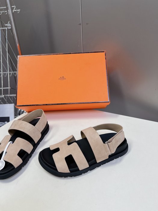 Сандалі жіночі фото 3