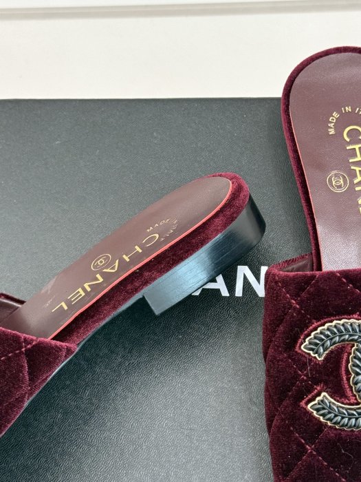 Шлепанцы фото 6