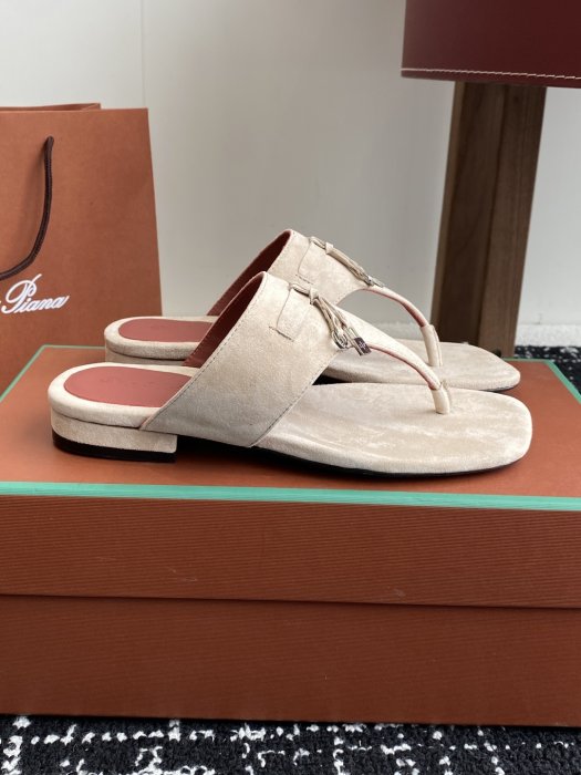 Шлепанцы фото 2